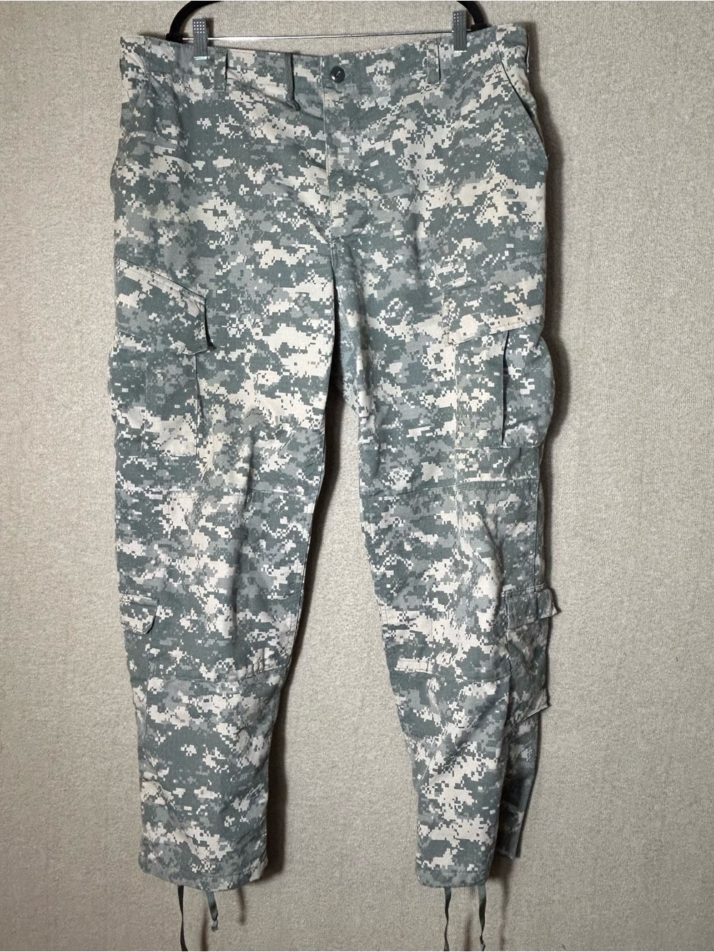 US Army Combat ACU Digital Camo Pants Mens XL Regular Military Hunting Outdoors